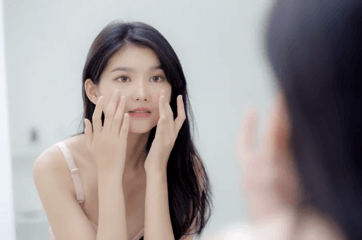 Cara Tepat Mengembalikan Kelembapan Kulit Kering